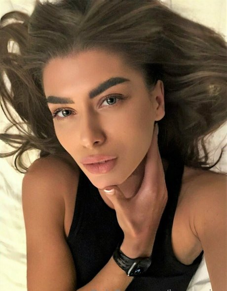 loveyarina sexy schöne galerie