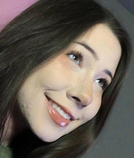 AliciaJade nackt exklusive foto