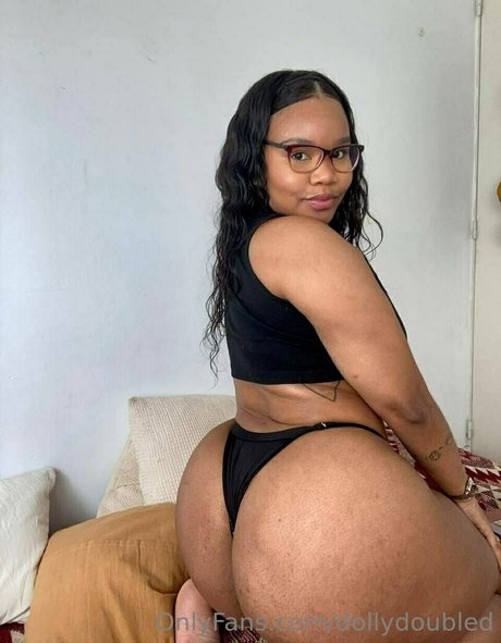 vollbusige brünette onlyfans nette bilder