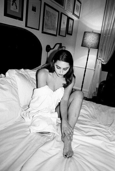 joi teen onlyfans nacktheit pornographische bilder