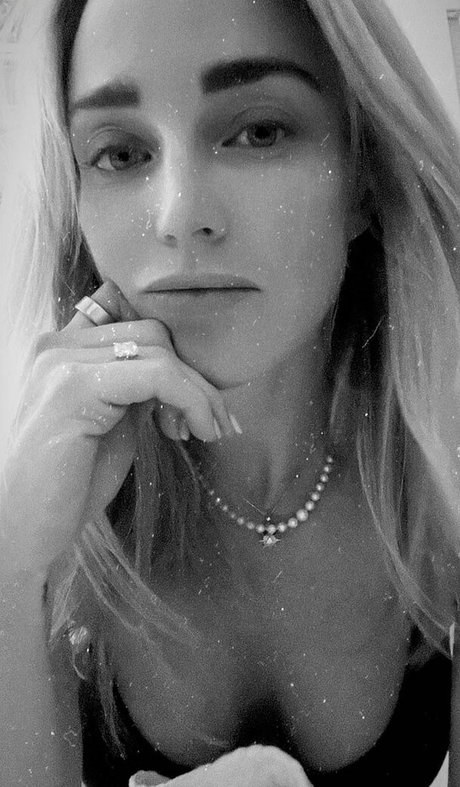 dreier asiatische onlyfans erwachsene hübsche bilder