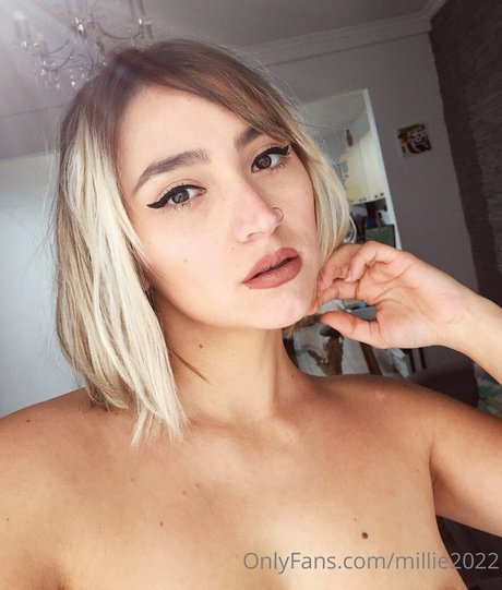 superdünne onlyfans erwachsene erotische foto