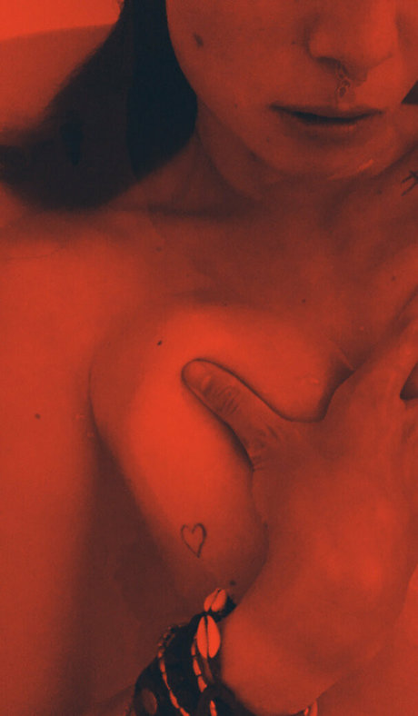 dünne schwarze teenager-onlyfans xxx heiße foto