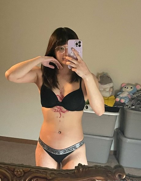 sunisa bby heiße erotische fotos