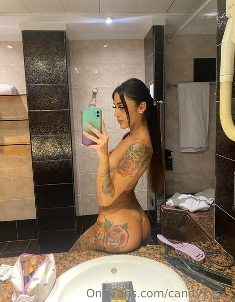 strandblondine onlyfans kunst pornographische fotos