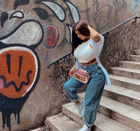 anfällige knochen-onlyfans kunst top galerien