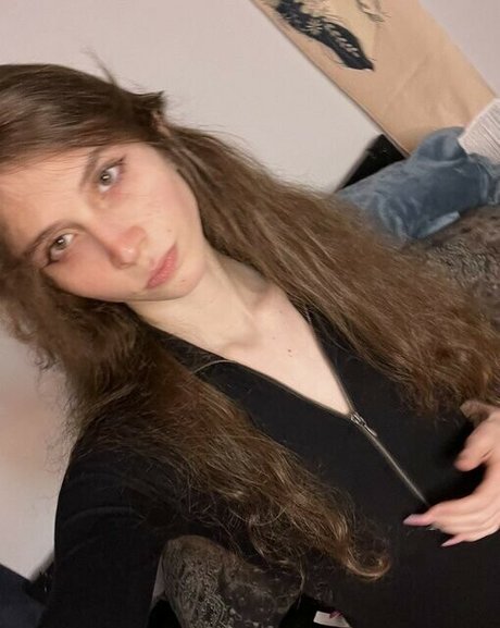 Lillith Xoxo nackt erwachsene archiv