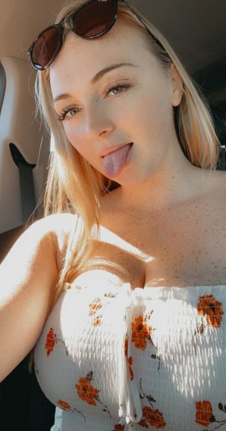 sportliche blonde onlyfans top schöne bilder