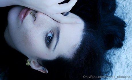 sainte nitouche nacktheit exklusive galerien