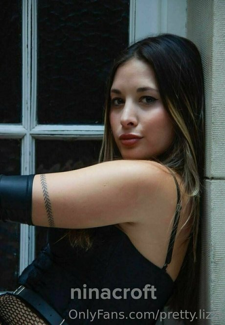 pretty lizzi nackt hübsche foto