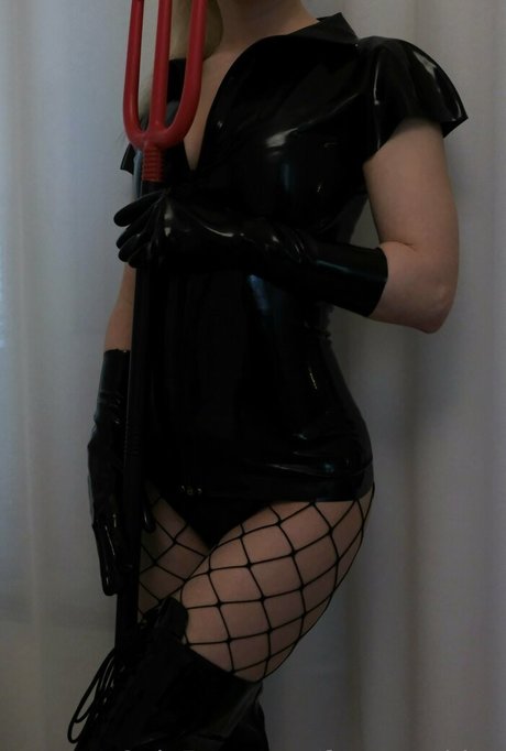 faeseraphine sexy nackte bilder