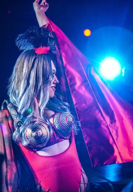 skin onlyfans nackt kunst galerie