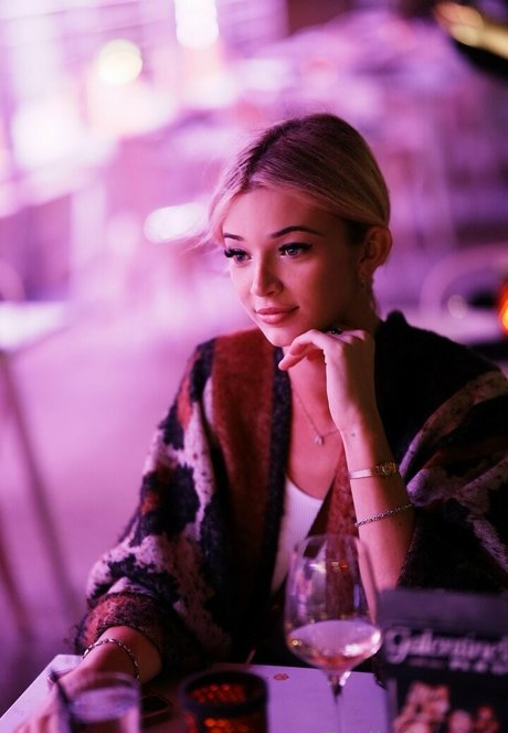 anfällige knochen-onlyfans erwachsene freie fotos