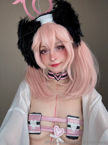 Naughtydemibear nacktheit erwachsene bilder