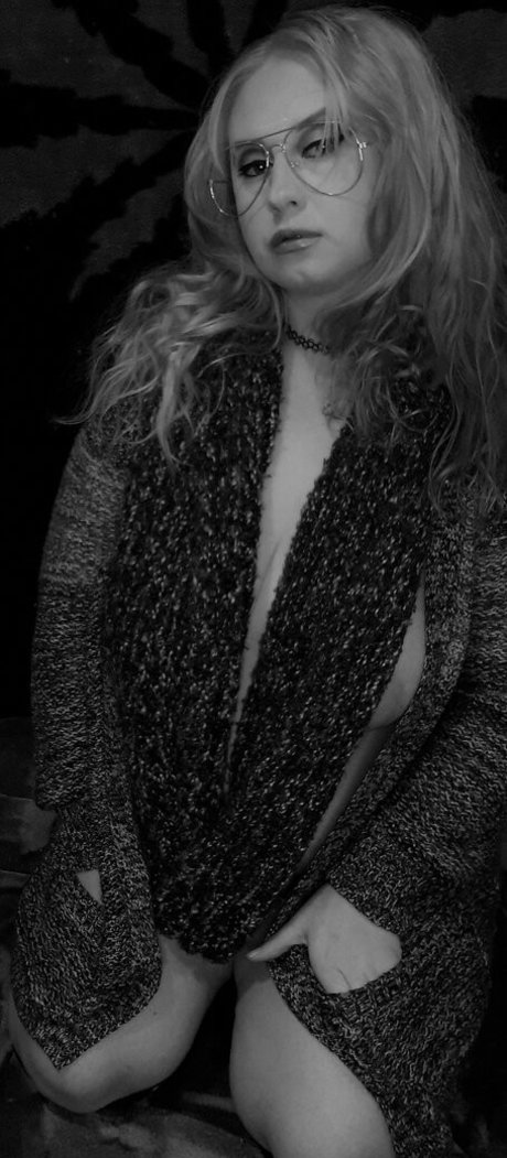 flachbrüstige onlyfans erotische nackten archiv