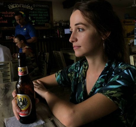 Sarah Lavender ASMR schauspielerin hübsche bild