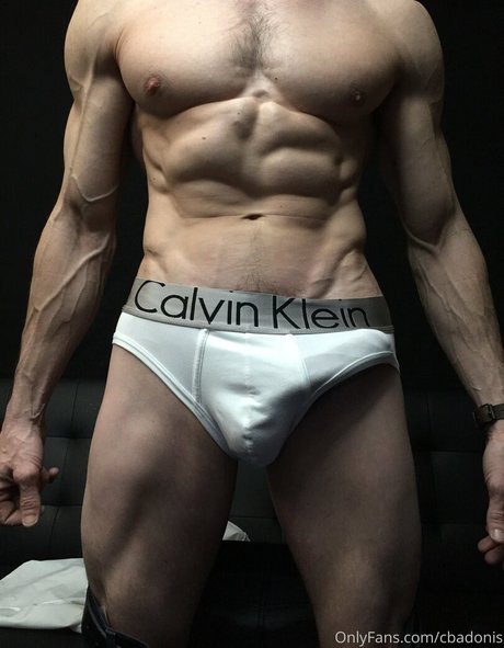 cbadonis nackten bild