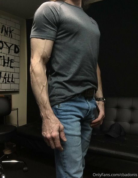cbadonis nacktheit exklusive archiv