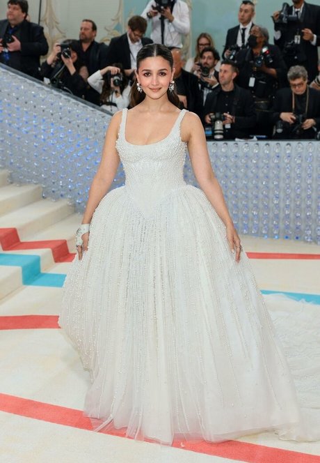 Alia Bhatt kunst sexy foto