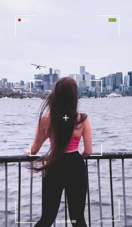 Lisi Flex hd sexy bild