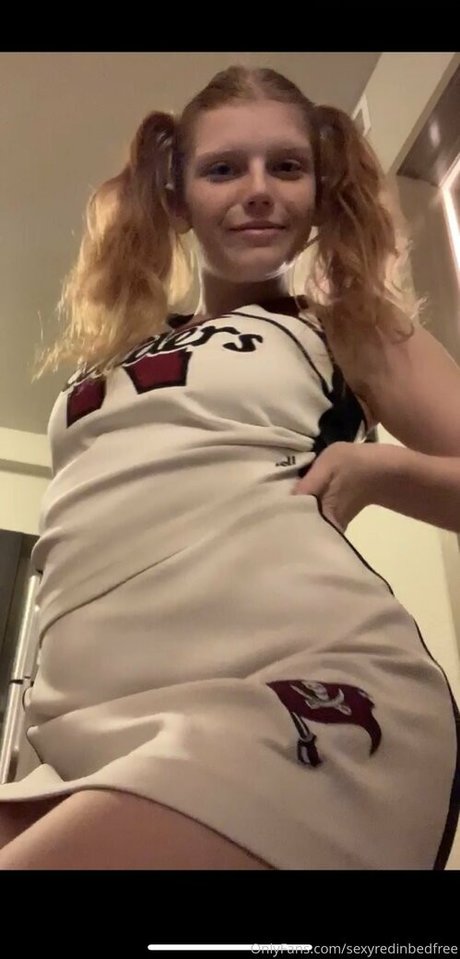 zierliche brünette nur fans nacktheit hübsche bild