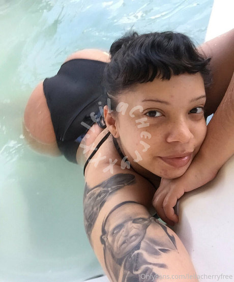 leilacherryfree freie erotische galerie