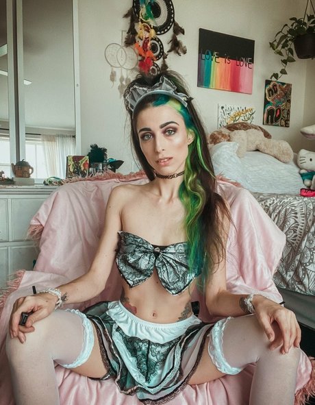 dünne blonde onlyfans xxx top foto