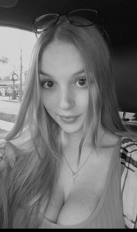 Lilly A pornostar kostenlose galerie