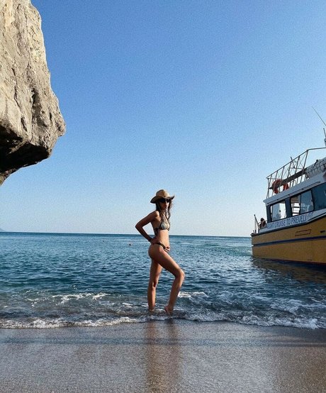 Poqssi hübsche nackten bild