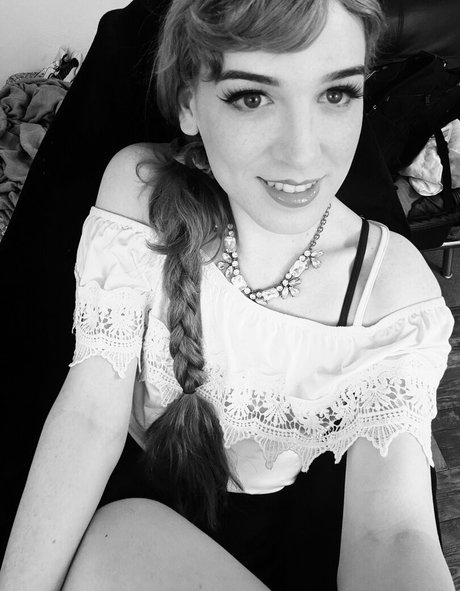 ericacherry schauspielerin nackten archiv