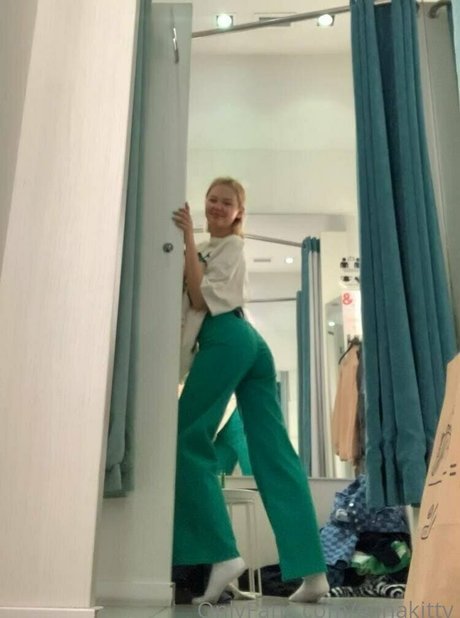 teen shemale onlyfans hübsche perfekte bild