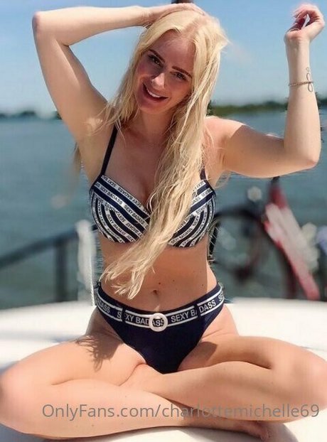 dreier asiatische onlyfans hübsche nette fotos