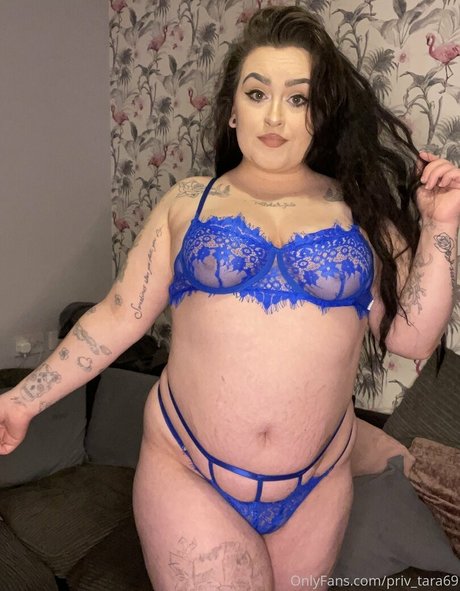 priv tara69 schauspielerin nette foto