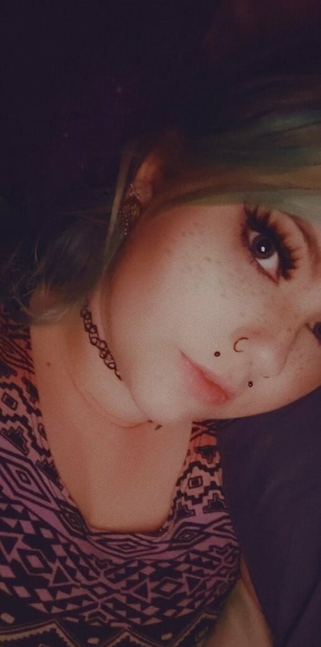 nikkimonstrosity kunst nackte bild