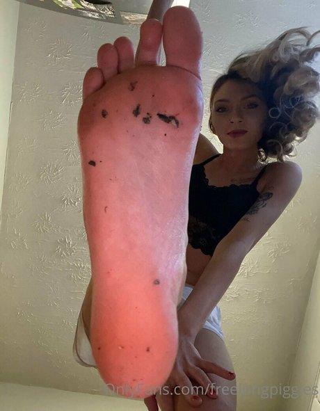 freelongpiggies sexy nackte foto