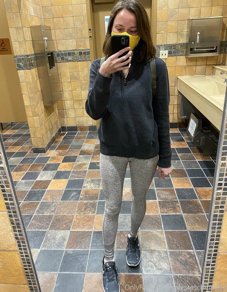 cheerleader nackt onlyfans hübsche schöne bilder