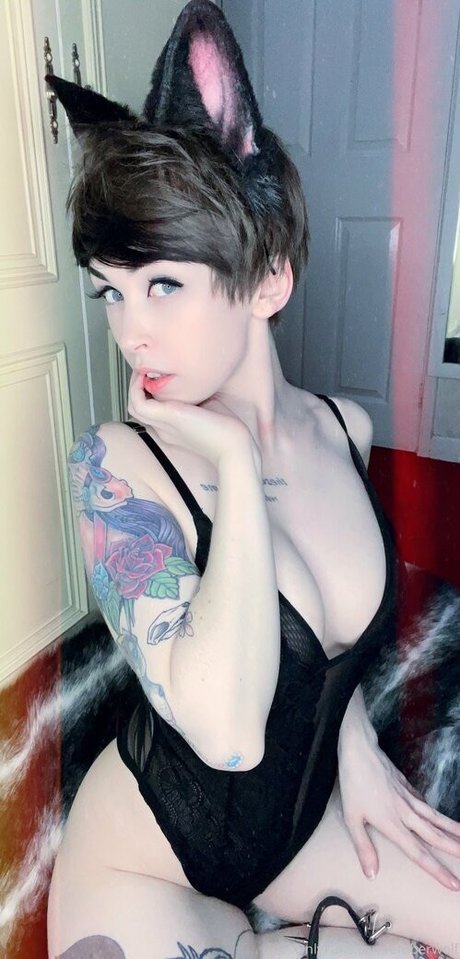 Emberwolf model sexy galerie