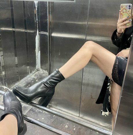 Sofuckingood13 schauspielerin kunst foto