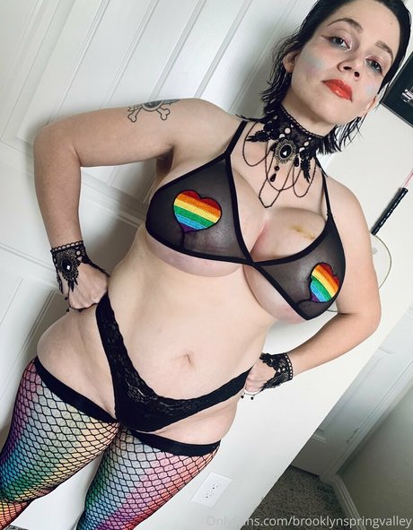 Brooklynspringvalley sexy nackt bild