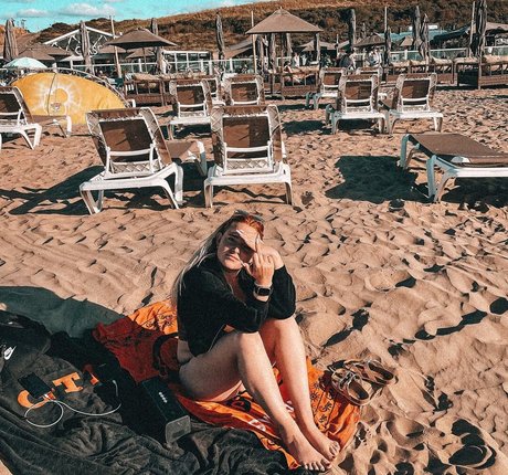 Sarah Neuhaus heiße nette foto