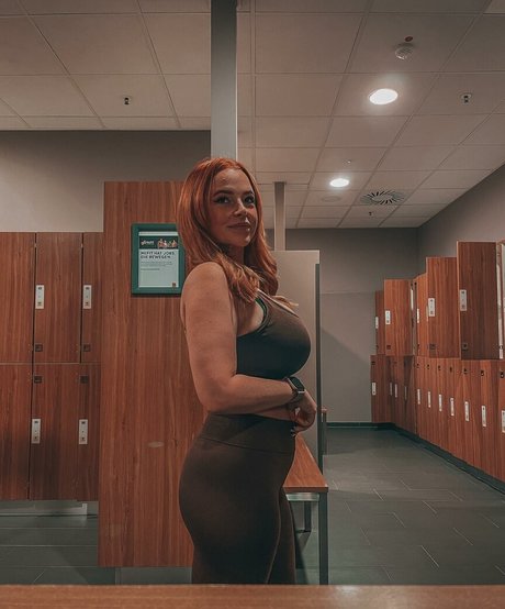 Sarah Neuhaus exklusive schöne bilder