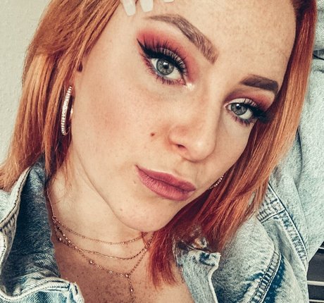 ebenholz feuchte muschi onlyfans hübsche top bilder