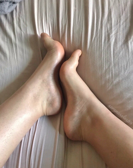 serenasoles99 pornostar nette fotos