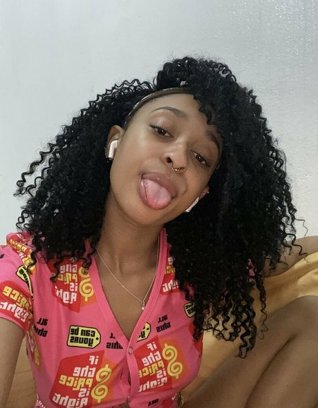 Ricuradecaramelo model akt bilder