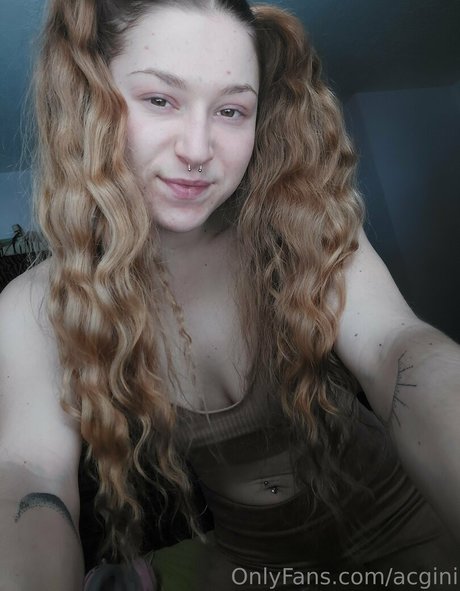 acgini schöne pornostar bilder