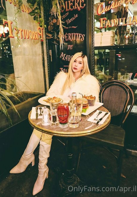 milf-orgie onlyfans nackt schöne archiv