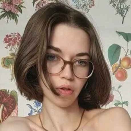 Kim Baltes porno akt archiv