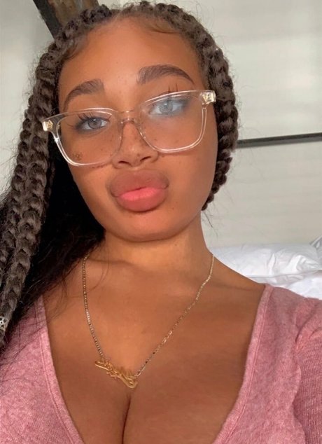 asiatische muskel-onlyfans sexy erotische galerie