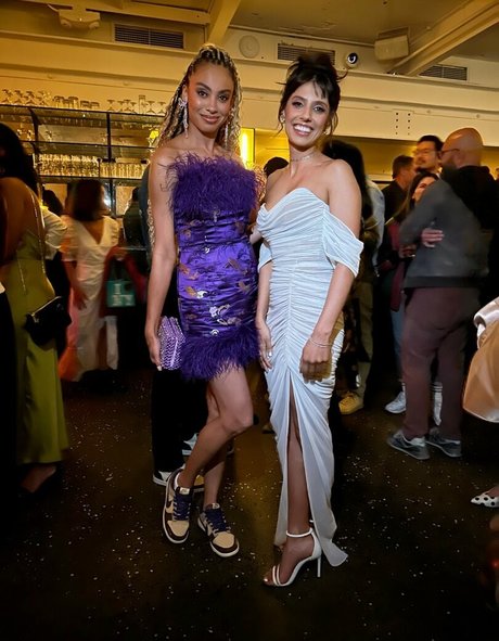 Ritu Arya exklusive nette bild