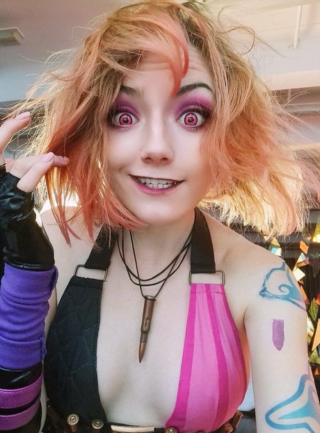 carrykey cosplay nackt erwachsene bild